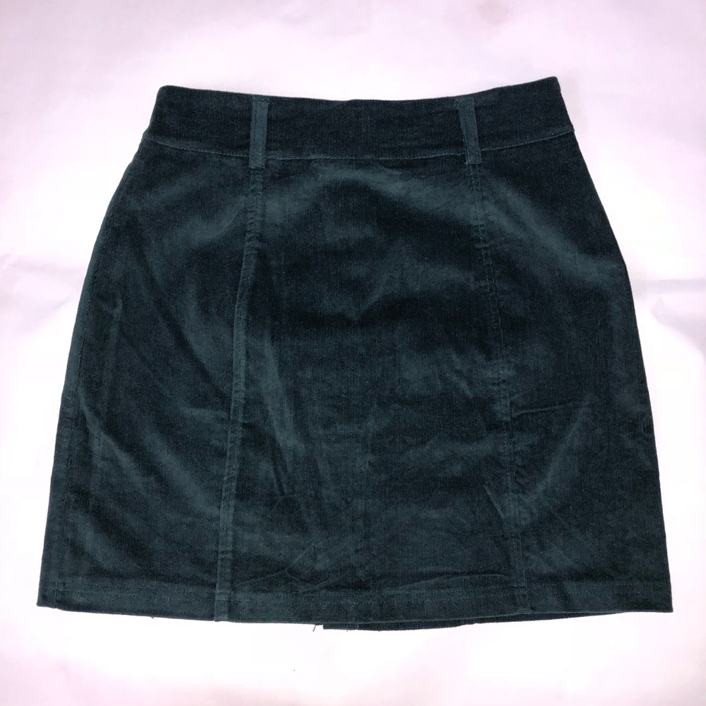 ⛔️SOLD⛔️Missguided Corduroy Skirt - Picture 5 of 7